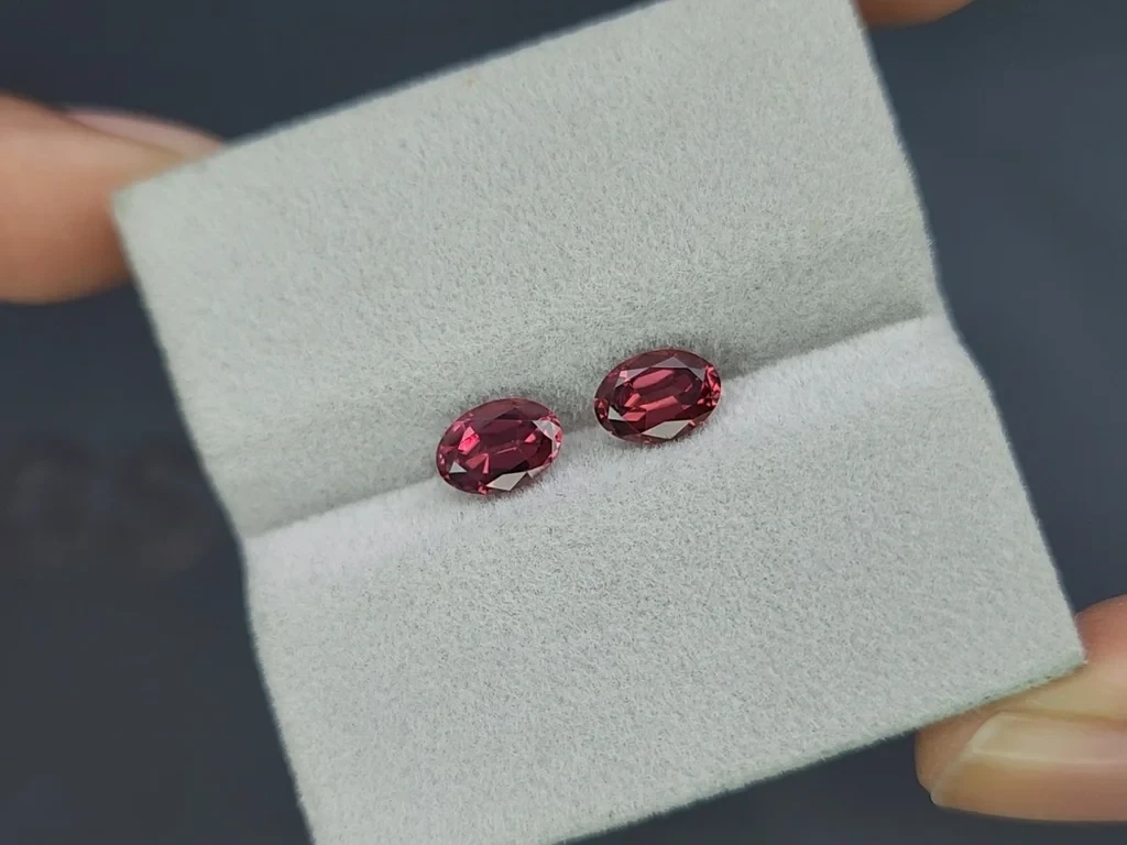 Paire de grenats rhodolites de taille ovale, 1,96 carat, Madagascar Image №4
