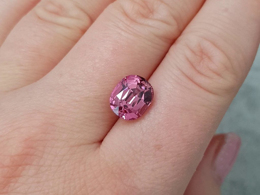 Spinelle rose du Pamir 4,66 carats, Lotus Image №2