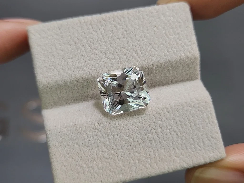 Kunzite light green radiant cut 6.92 carats, Pakistan Image №4