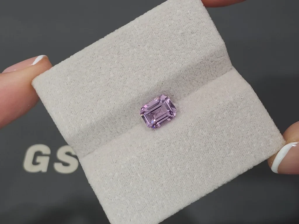 Spinelle rose Mahenge taille octogonale 2,05 carats, Tanzanie Image №4