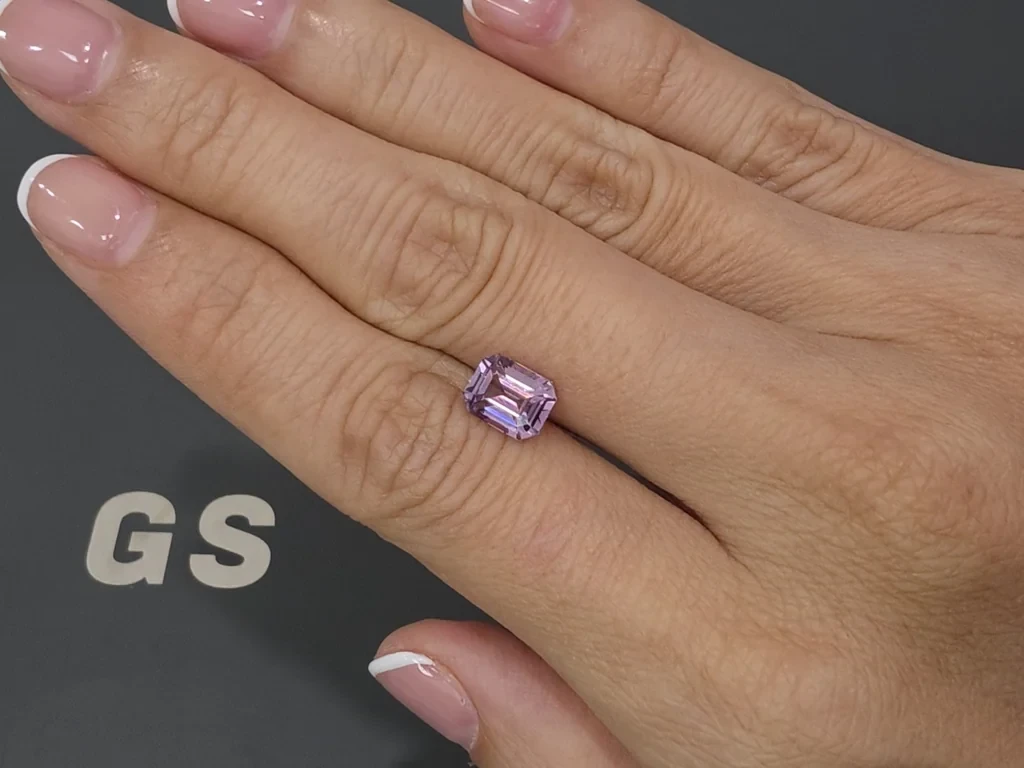 Spinelle rose Mahenge taille octogonale 2,05 carats, Tanzanie Image №2