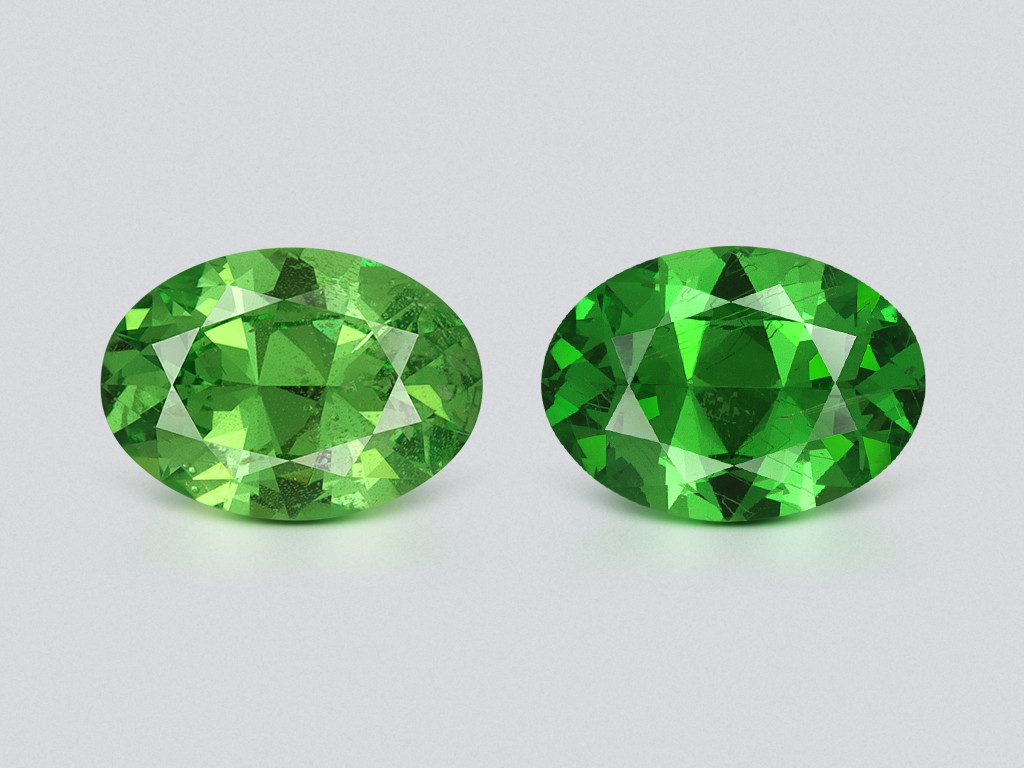 Une paire de tsavorites de taille ovale 1,37 carat, Tanzanie Image №1