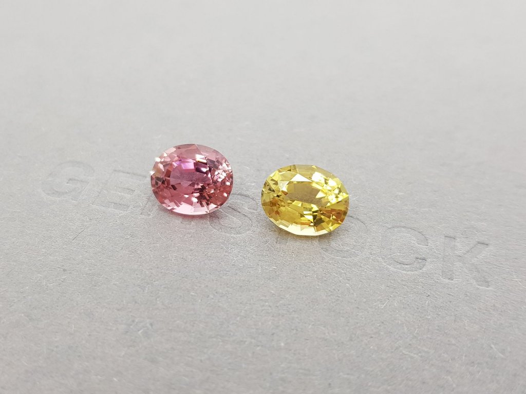 Bright contrasting pair of pink and yellow tourmalines 4.97 carats Image №2