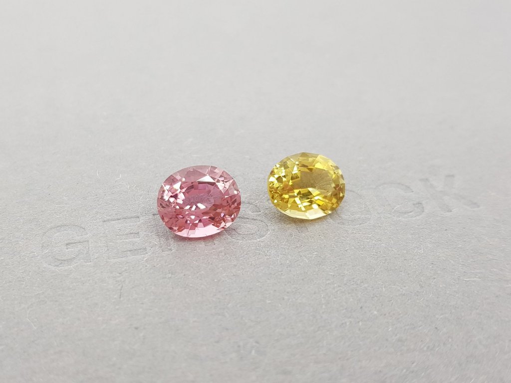 Bright contrasting pair of pink and yellow tourmalines 4.97 carats Image №3