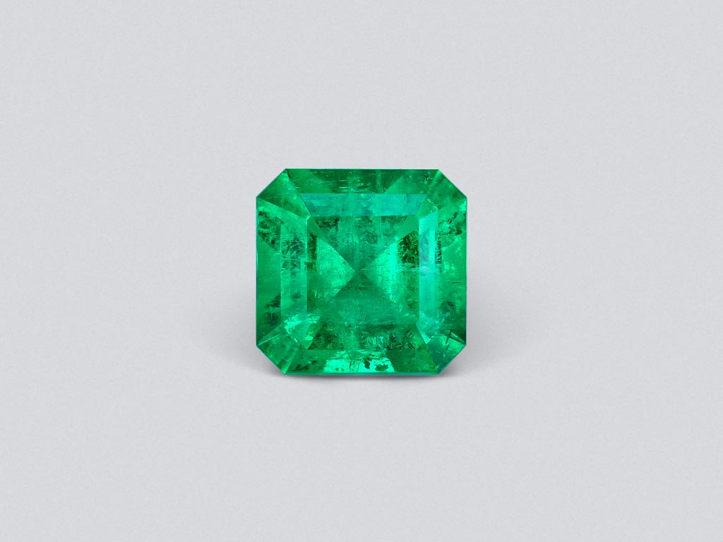 Natural Muzo green emerald in octagon cut 3.93 ct, Colombia Image №1