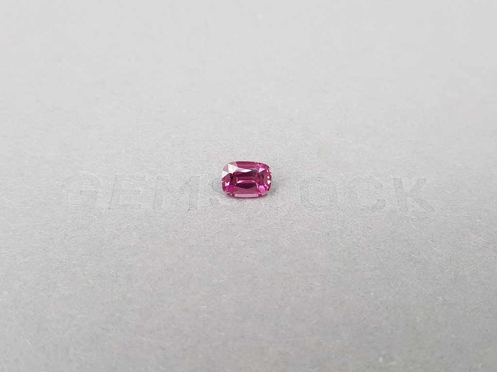 Cushion-cut vivid pink spinel 1.04 ct, Burma Image №1