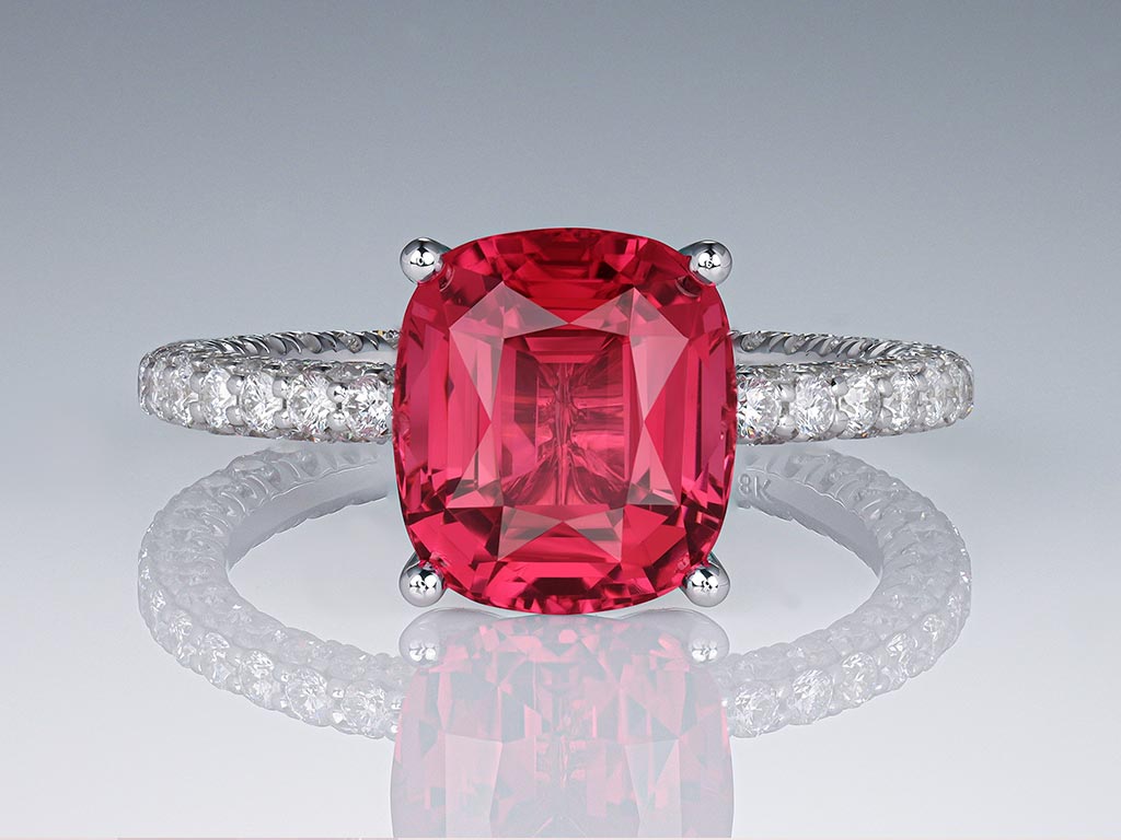 Ring with pinkish-red tourmaline 3.63 carats and diamonds in 18K white gold Image №1