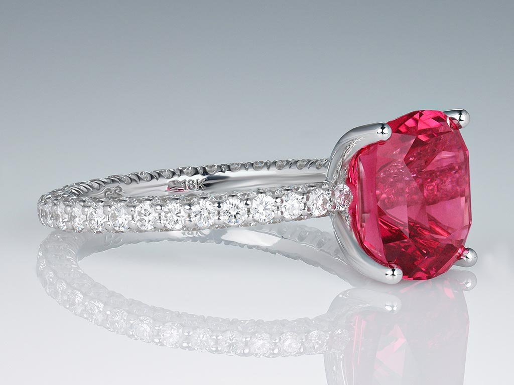 Ring with pinkish-red tourmaline 3.63 carats and diamonds in 18K white gold Image №2