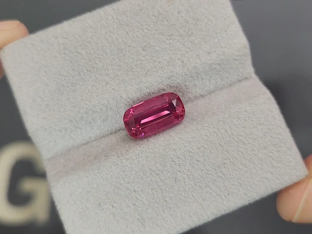 Spinelle Mahenge taille coussin rose vif 2,92 carats, Tanzanie  Image №4