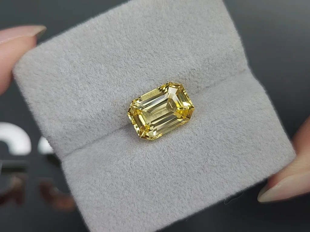 Zafiro amarillo intenso de talla octagonal sin calentar de 6,01 ct, Sri Lanka Image №4