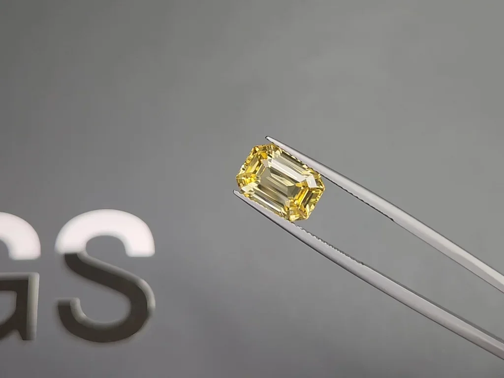Zafiro amarillo intenso de talla octagonal sin calentar de 6,01 ct, Sri Lanka Image №3