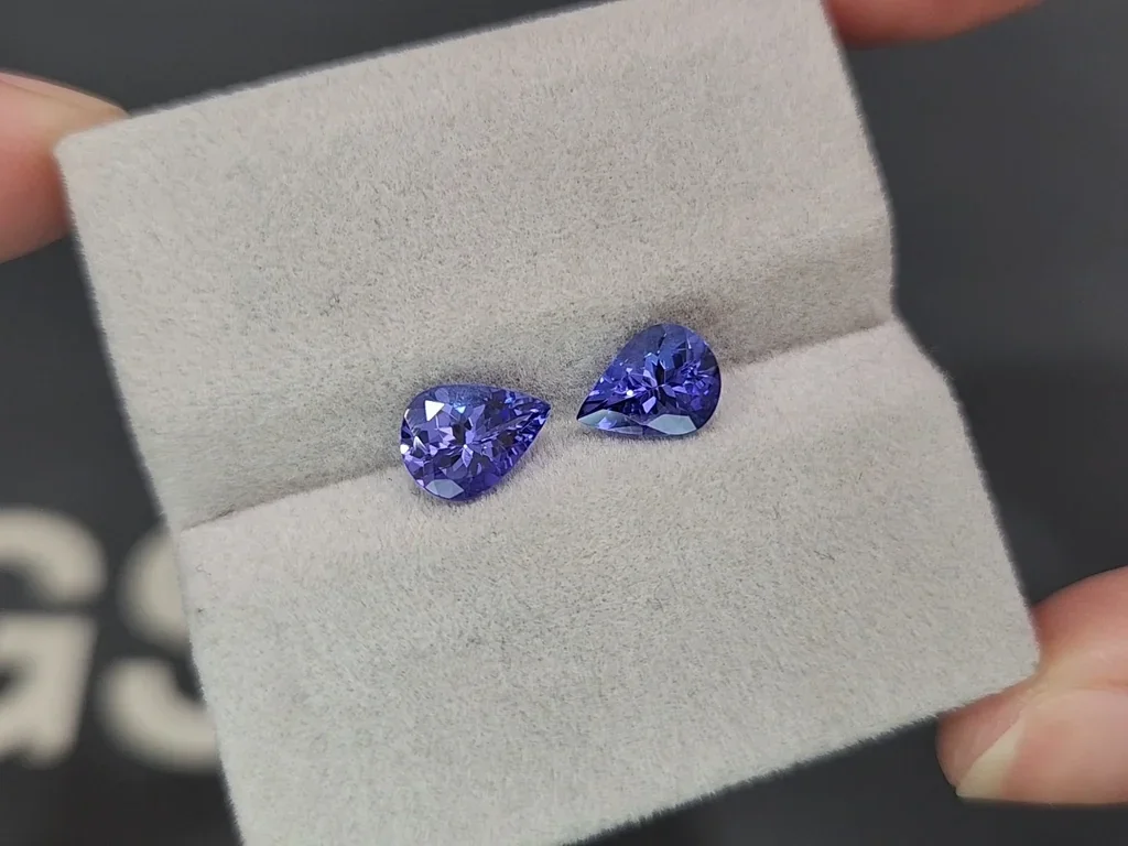 Pair of tanzanites pear cut  2.13 carats, Tanzania Image №4