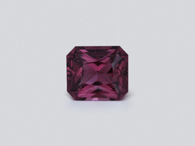 Espinela púrpura de talla radiante de 2,93 quilates, Vietnam photo