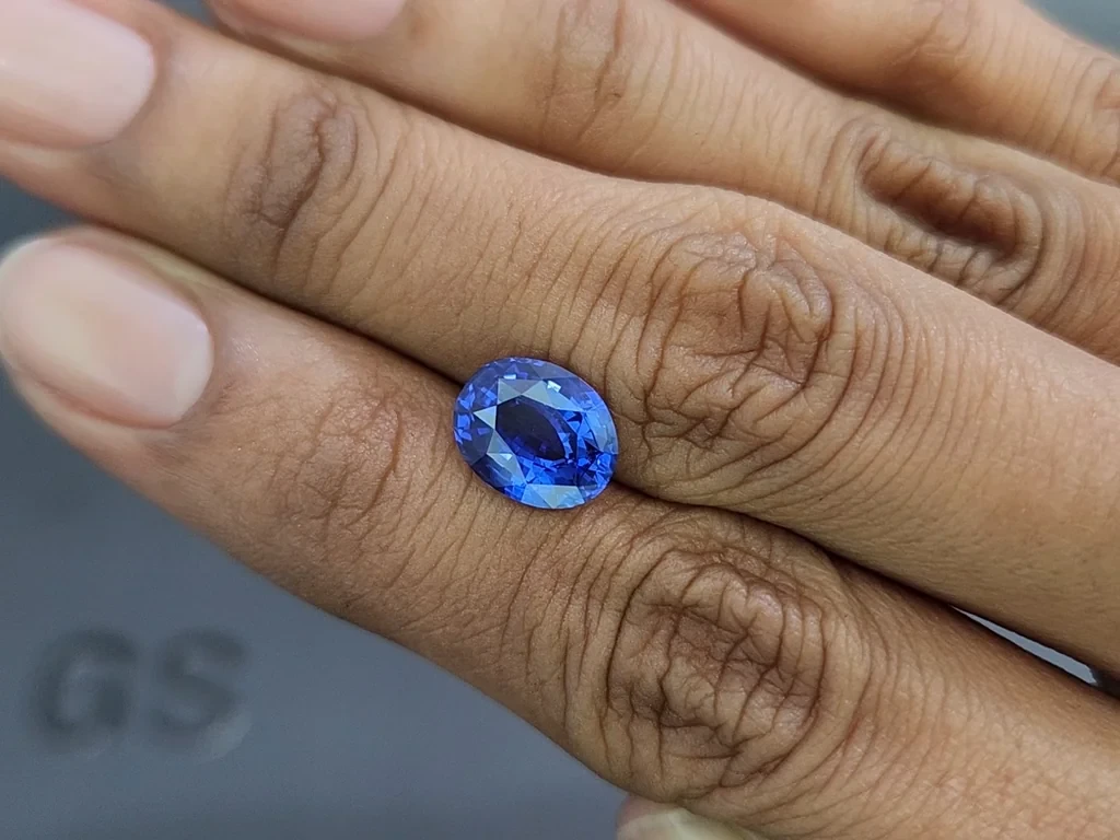 Saphir ovale bleu royal non chauffé 3,23 carats, Sri Lanka Image №2