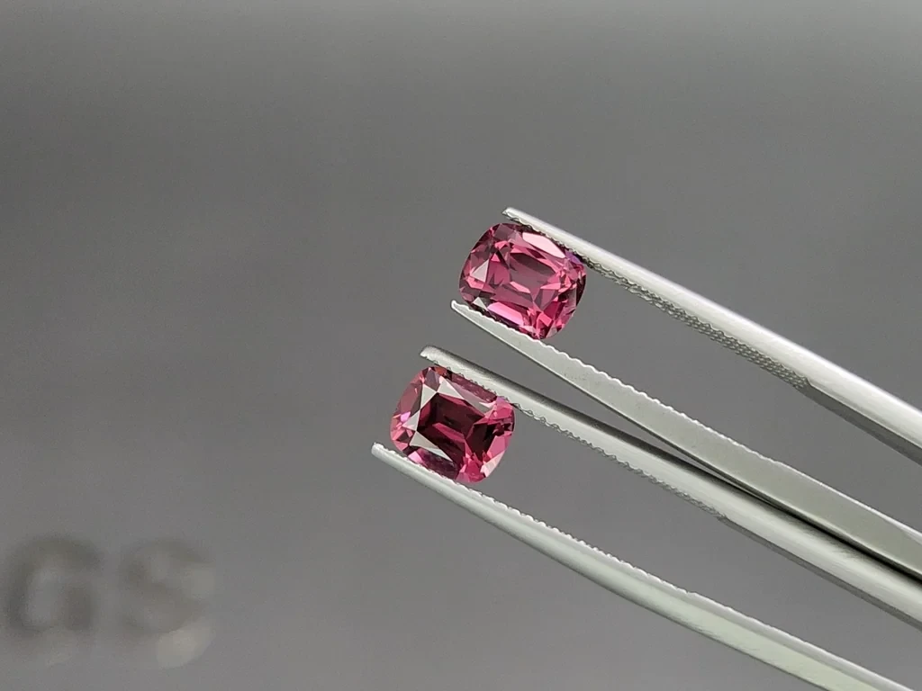 Satz rhodolith-granat im kissenschliff 5,75 karat, Madagaskar Image №3