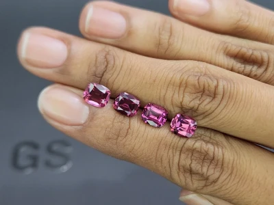Satz rhodolith-granat im kissenschliff 5,75 karat, Madagaskar photo