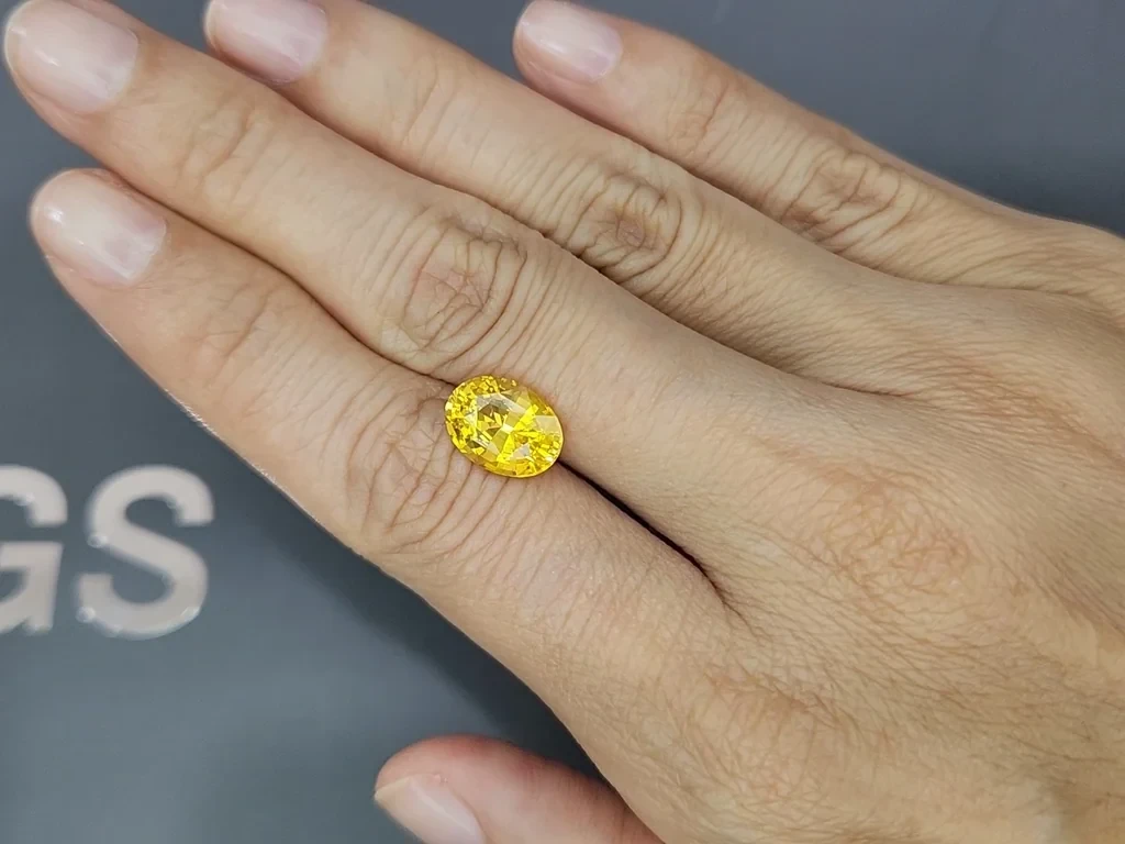Lot #8. Sapphire Vivid Yellow - Golden in oval cut 4.17 carats, Sri Lanka Image №2