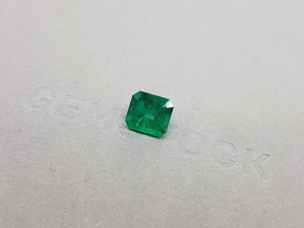 Colombian Muzo Green Emerald octagon shape 1.94 ct Image №3