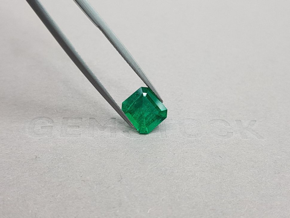 Colombian Muzo Green Emerald octagon shape 1.94 ct Image №4