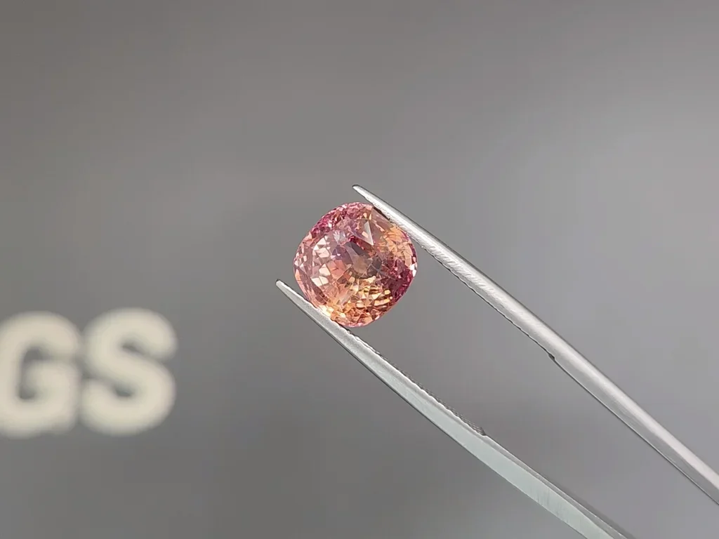 Investment unheated Ceylon Padparadscha sapphire in cushion cut 6.17 ct, SSEF Image №3