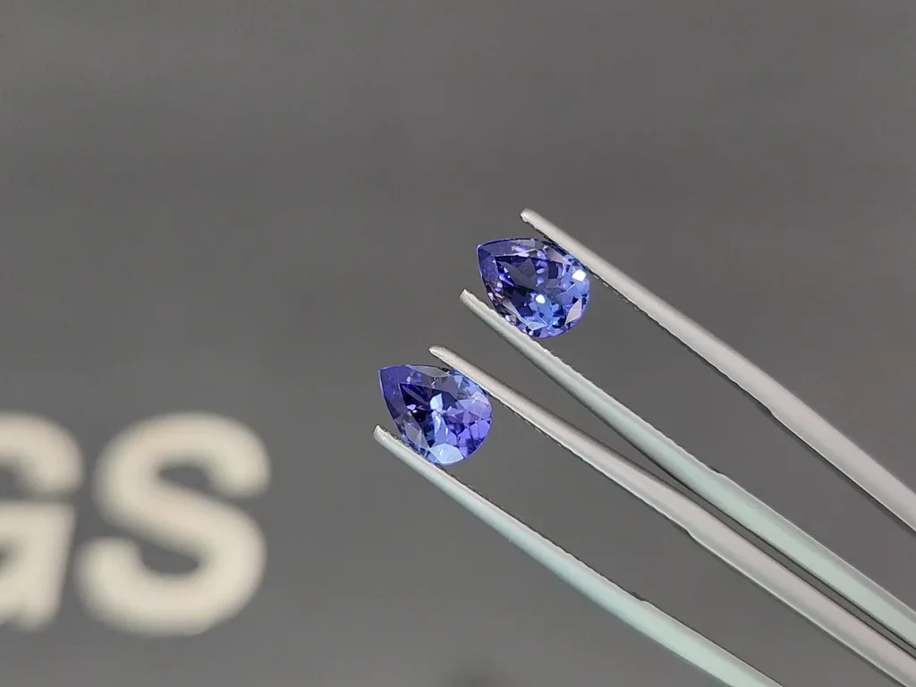 Pair of tanzanites pear cut 2.06 carats, Tanzania Image №3