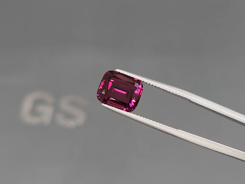 Granate rodolita de talla cojín de 6,68 carats, Tanzania Image №3