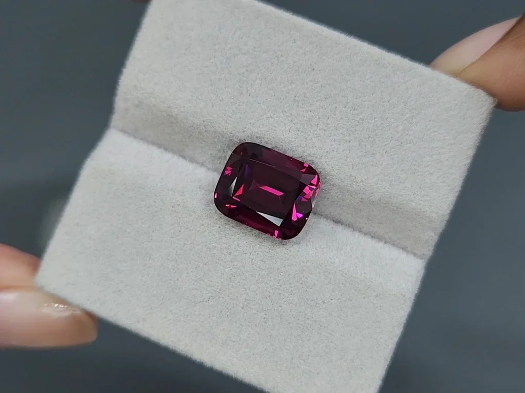 Granate rodolita de talla cojín de 6,68 carats, Tanzania Image №4
