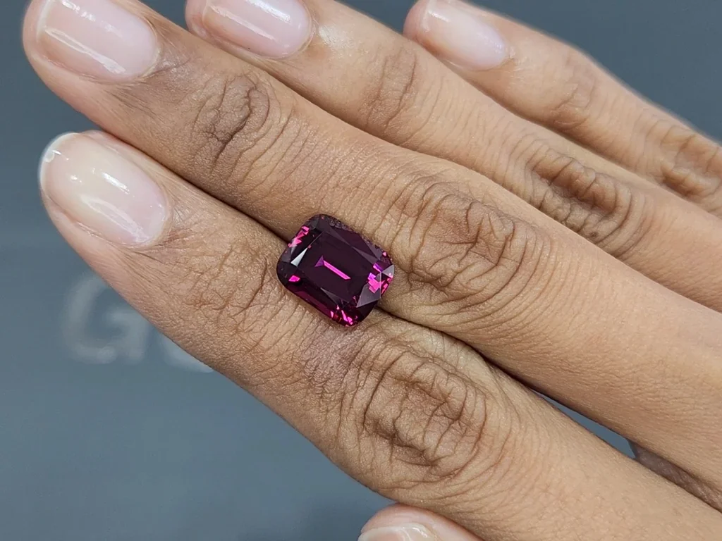 Granate rodolita de talla cojín de 6,68 carats, Tanzania Image №2