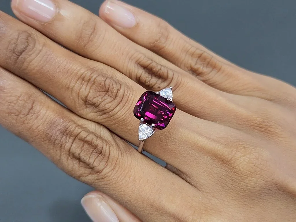 Granate rodolita de talla cojín de 6,68 carats, Tanzania Image №5