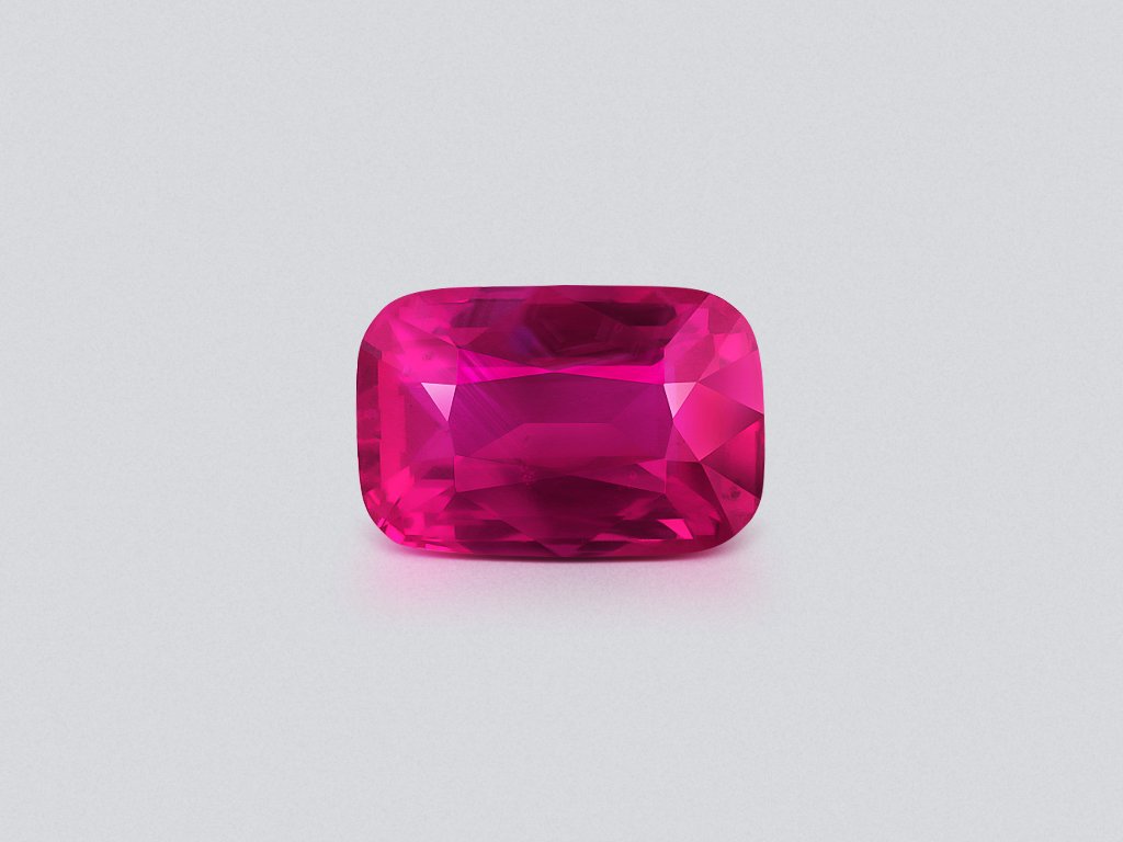 Unbeheizter leuchtend rot pinker rubin im kissenschliff 2,55 carats, Mosambik Image №1