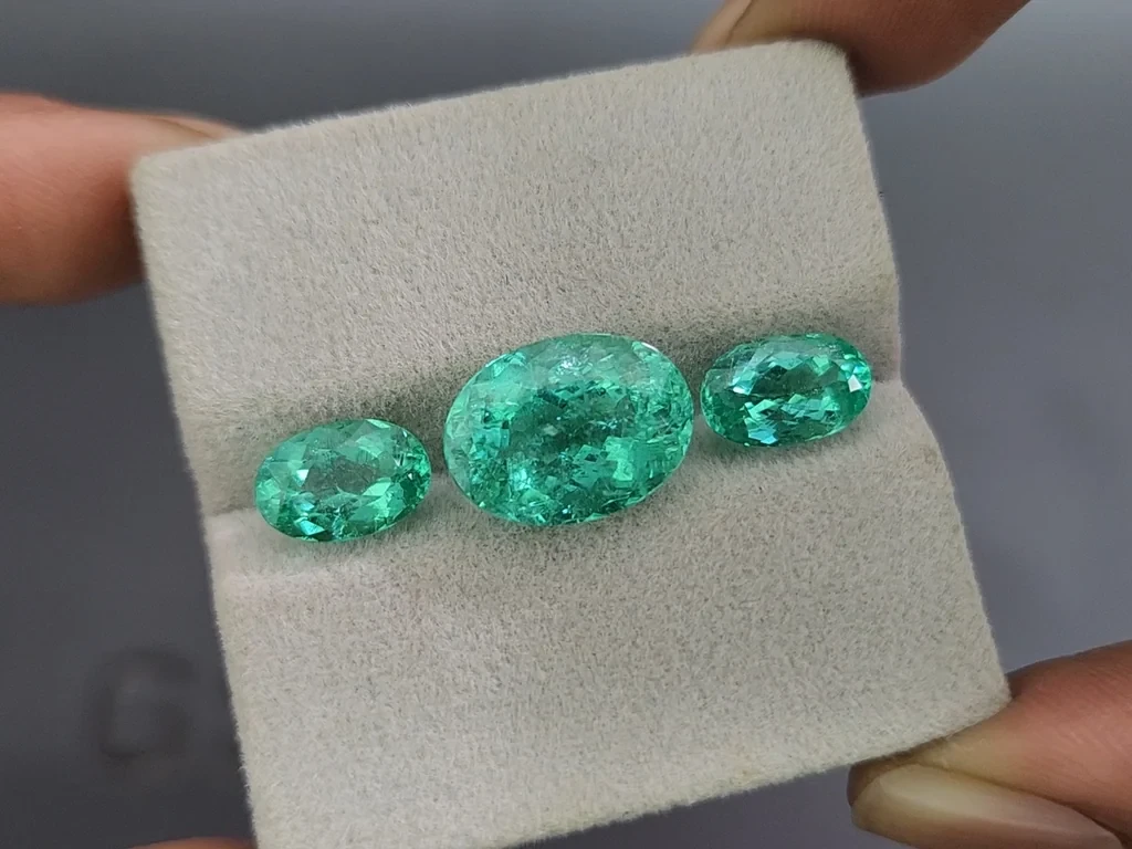 Ensemble de tourmalines Paraiba ovales vert néon 11,06 carats, Mozambique Image №5