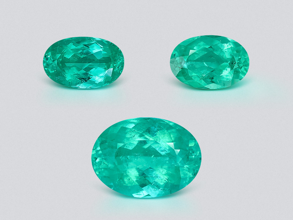 Ensemble de tourmalines Paraiba ovales vert néon 11,06 carats, Mozambique Image №1