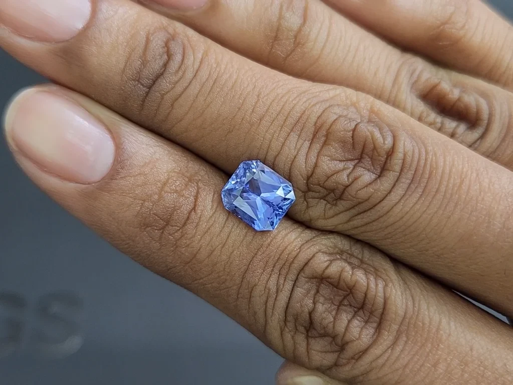 Saphir bleu taille radiant de 3,10 carats, Sri Lanka Image №2