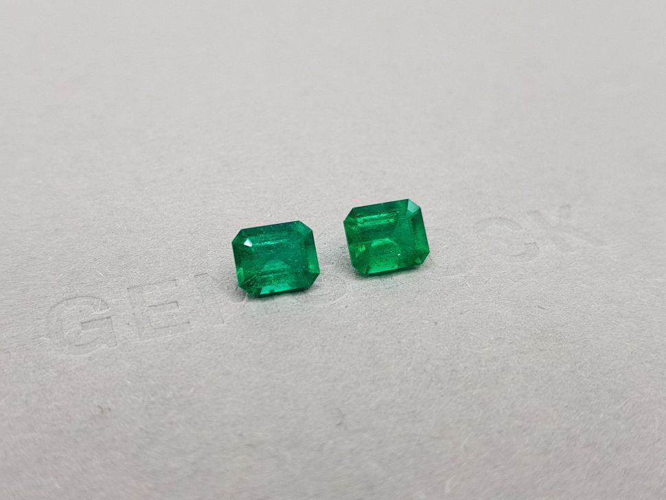 Pair of Muzo Green Octagon emeralds 2.17 ct, Colombia Image №2