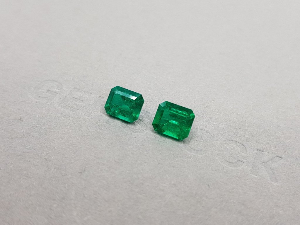 Pair of Muzo Green emeralds 2.17 ct, Colombia Image №3