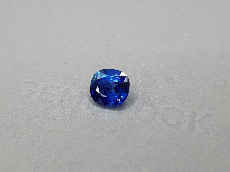 Intense blue sapphire from Sri Lanka 4.94 carats Image №3