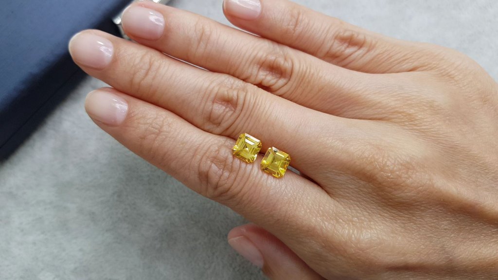 Pair of golden yellow asscher cut sapphires 4.23 ct, Sri Lanka Image №2