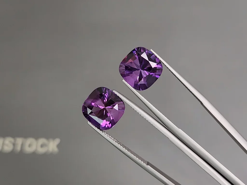 Paar Amethyste im Kissenschliff 9,96 Karat, Brasilien  Image №3