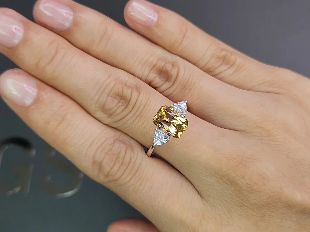 Topaze dorée Impériale 2,37 carats taille radiant, Brésil  Image №5