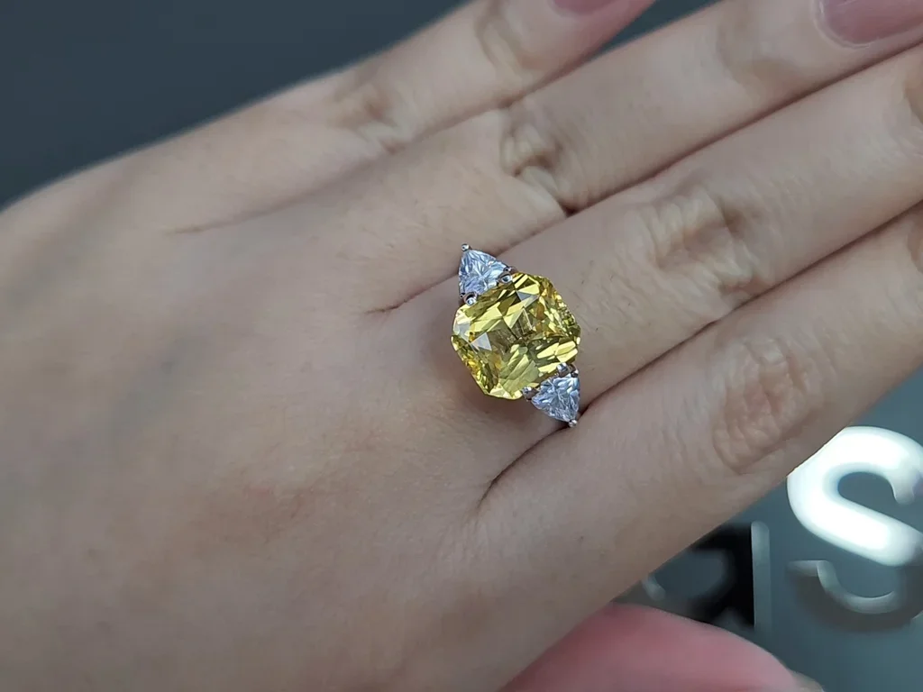 Zafiro amarillo intenso de talla radiante sin calentar de 5,02 carats, Sri Lanka Image №5