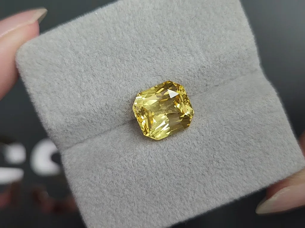 Zafiro amarillo intenso de talla radiante sin calentar de 5,02 carats, Sri Lanka Image №4