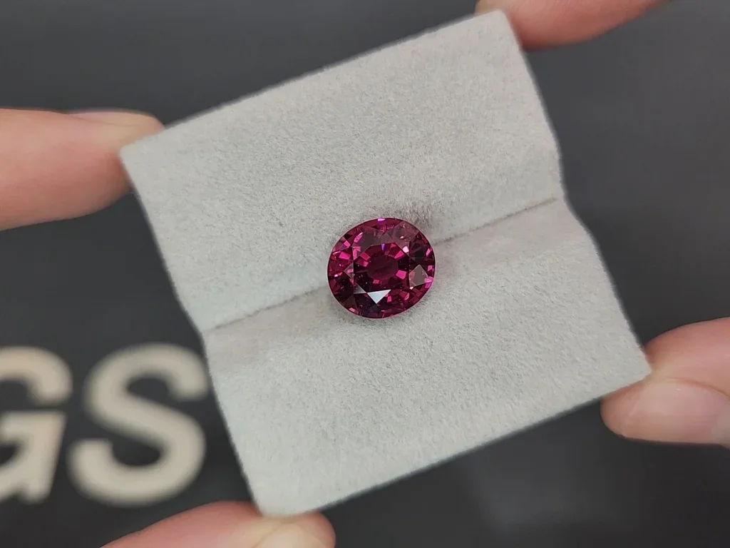 Rhodolite garnet in oval cut 6.47 carats, Tanzania Image №4