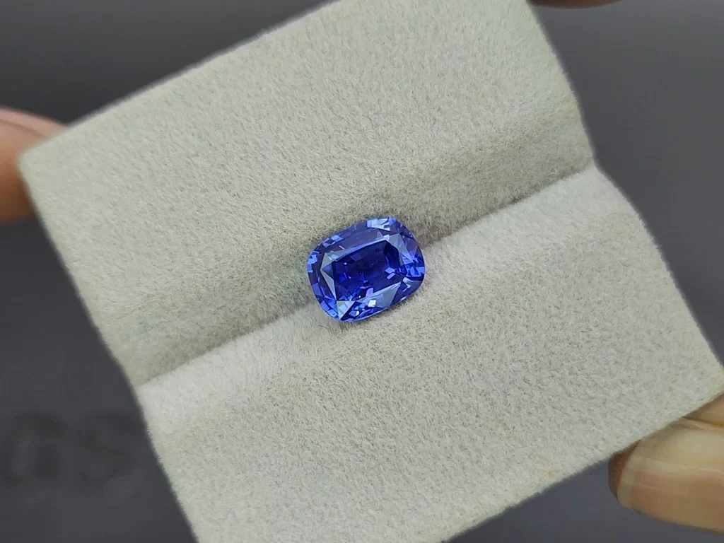 Saphir bleu royal taille coussin non chauffé, 2,52 carats, Sri Lanka Image №4