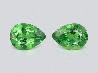 Paar tsavorite leuchtend grüne, birnenförmig geschliffene 1,57 karat, Tansania  photo