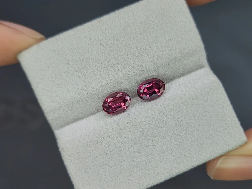 Pair of rhodolite garnets oval cut 1.99 carats, Madagascar Image №4