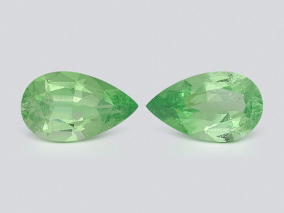 Paar tsavorite im birnen schliff, 1,78 karat, Afrika photo