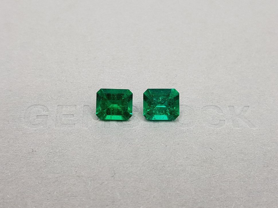 Pair of intense Muzo Green emeralds 2.99 ct, Colombia Image №1
