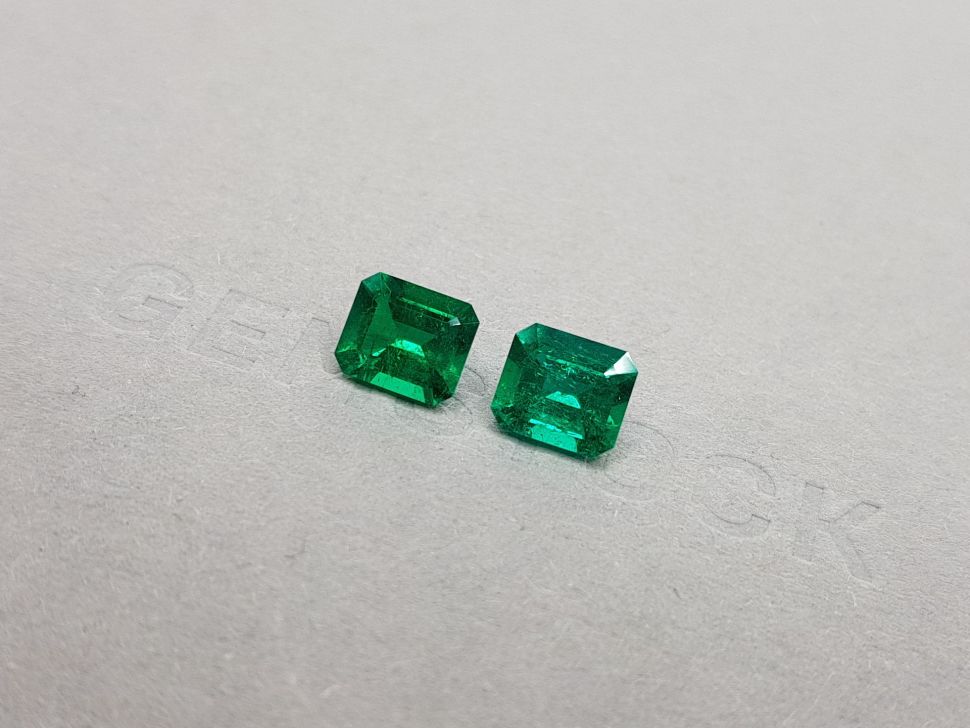 Pair of intense Muzo Green emeralds 2.99 ct, Colombia Image №3