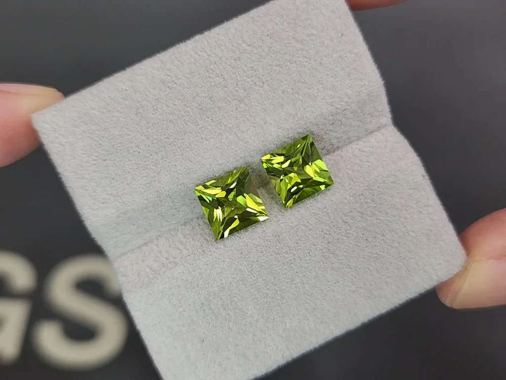 Paire de péridots taille princesse 3,81 ct, Burma Image №4