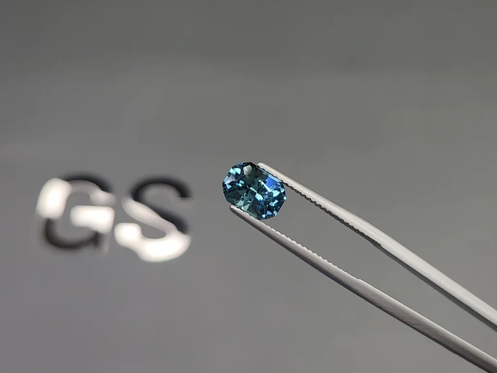Tourmaline bleue taille radiant 2,20 carats, Namibie Image №3